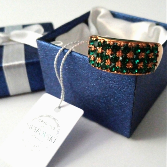 Swarovski Emerald Green Crystals, comfort band ring in copper over brass. Sz 10 - Picture 3 of 7